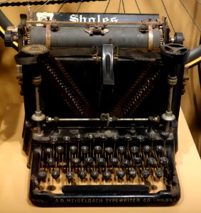 Typewriter, Meiselback-Sholes Typewriter Company, Kenosha, Wisconsin, c. 1901-1909 - Wisconsin Historical Museum - DSC03410