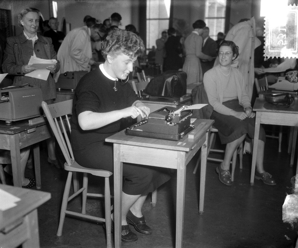 Typewedstrijden Den Haag .Ine van Keen uit Voorburg, Bestanddeelnr 905-3194