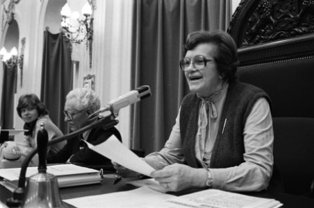 Tweede Kamer behandelt begroting voor Economische Zaken. Voorzitter van de Tweed, Bestanddeelnr 931-9980