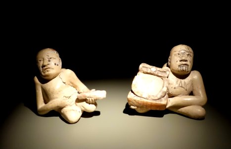 Two seated hunchbacks, Olmec style, Las Bocas, Puebla state, Early to Middle Formative period, c. 1000-500 BC, ceramic, paint - Dallas Museum of Art - DSC04590