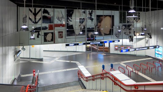 U1 Südtiroler Platz Kunst Wandbild a