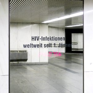 U1 Karlsplatz Kunst Factoid 11 HIV-Infektionen