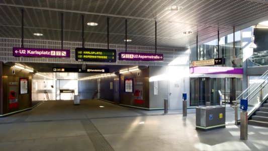 U2 Donaumarina AG süd innen 02