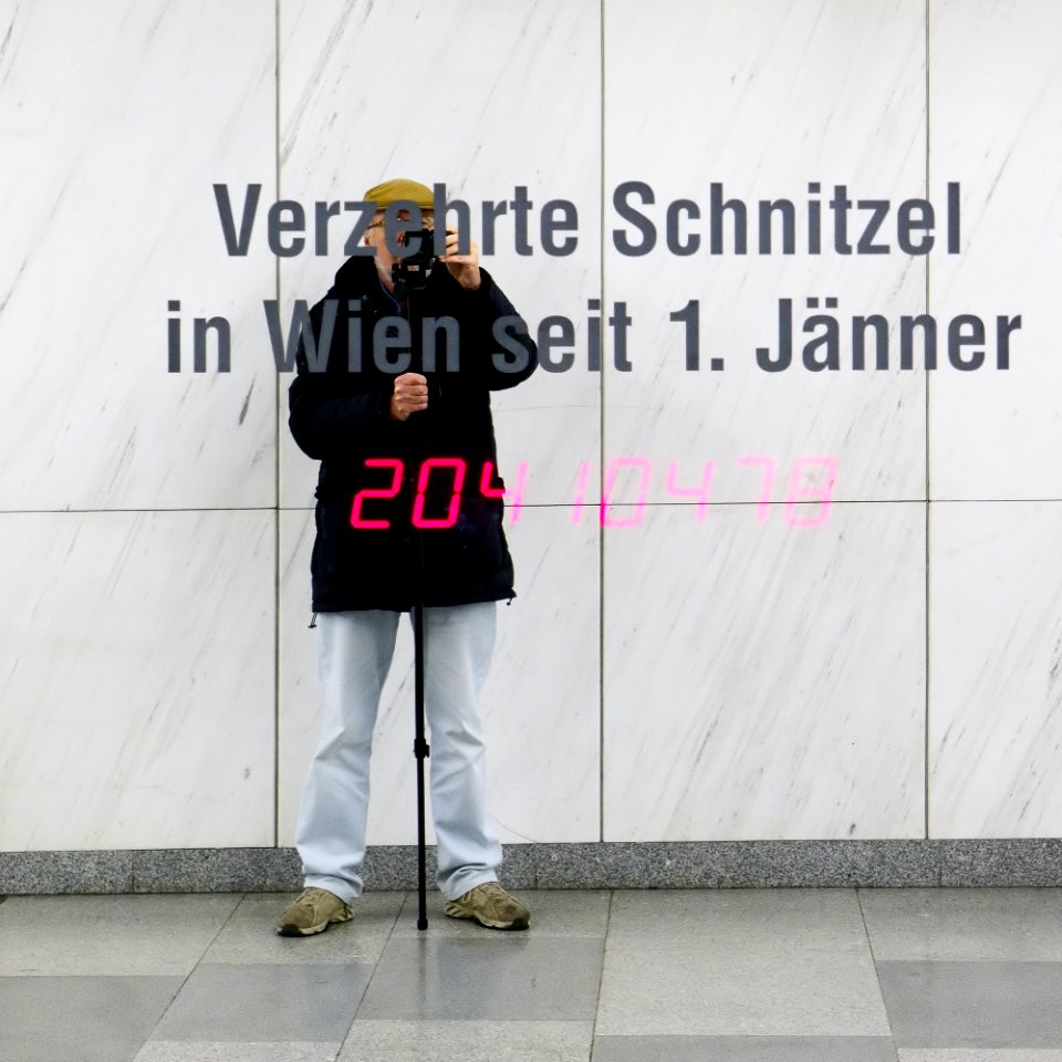 U1 Karlsplatz Kunst Factoid 04 b Schnitzel