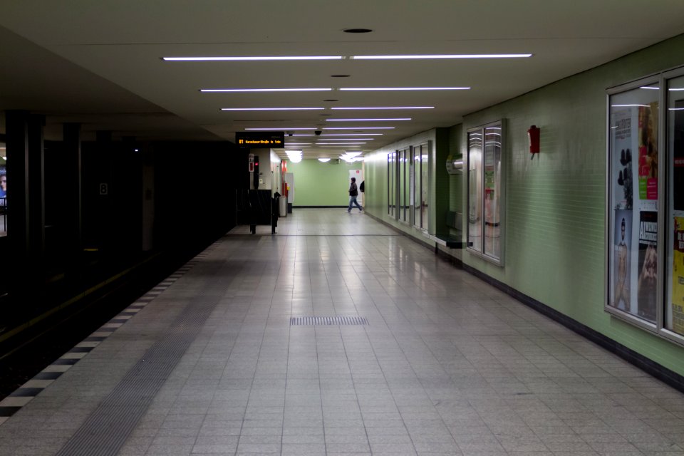 U-Bahnhof Kurfürstendamm 20140622 1