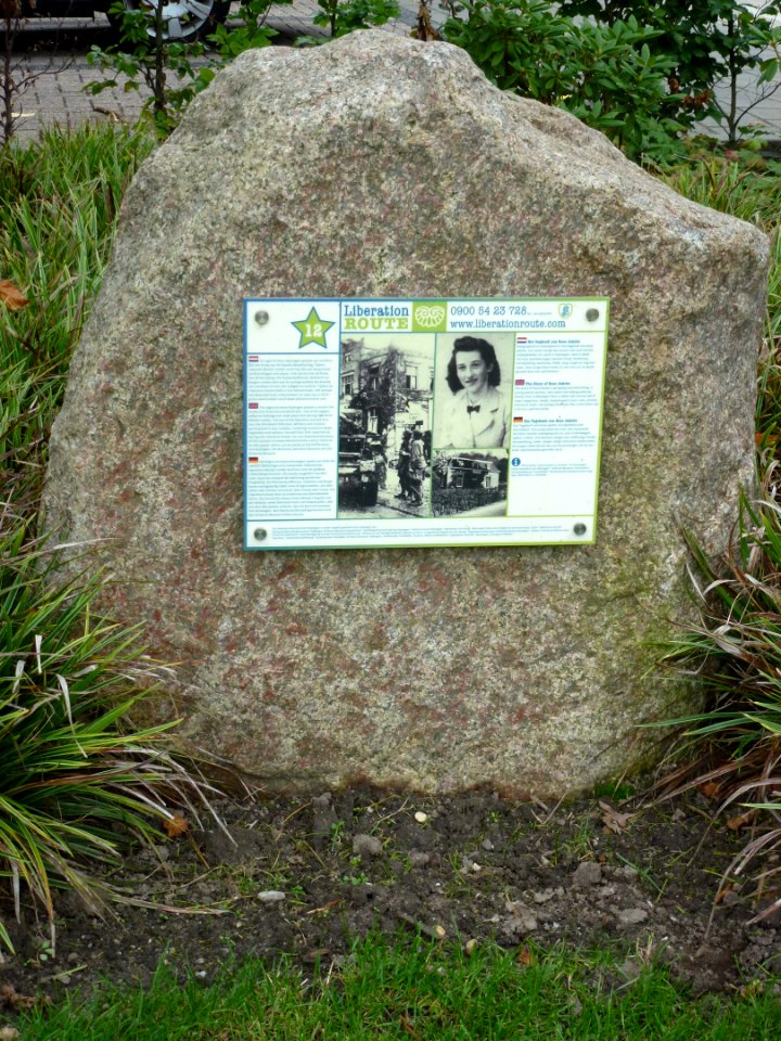 Ubbergen (NL oorlogsmonument A bij gemeentehuis in Beek, Liberation route