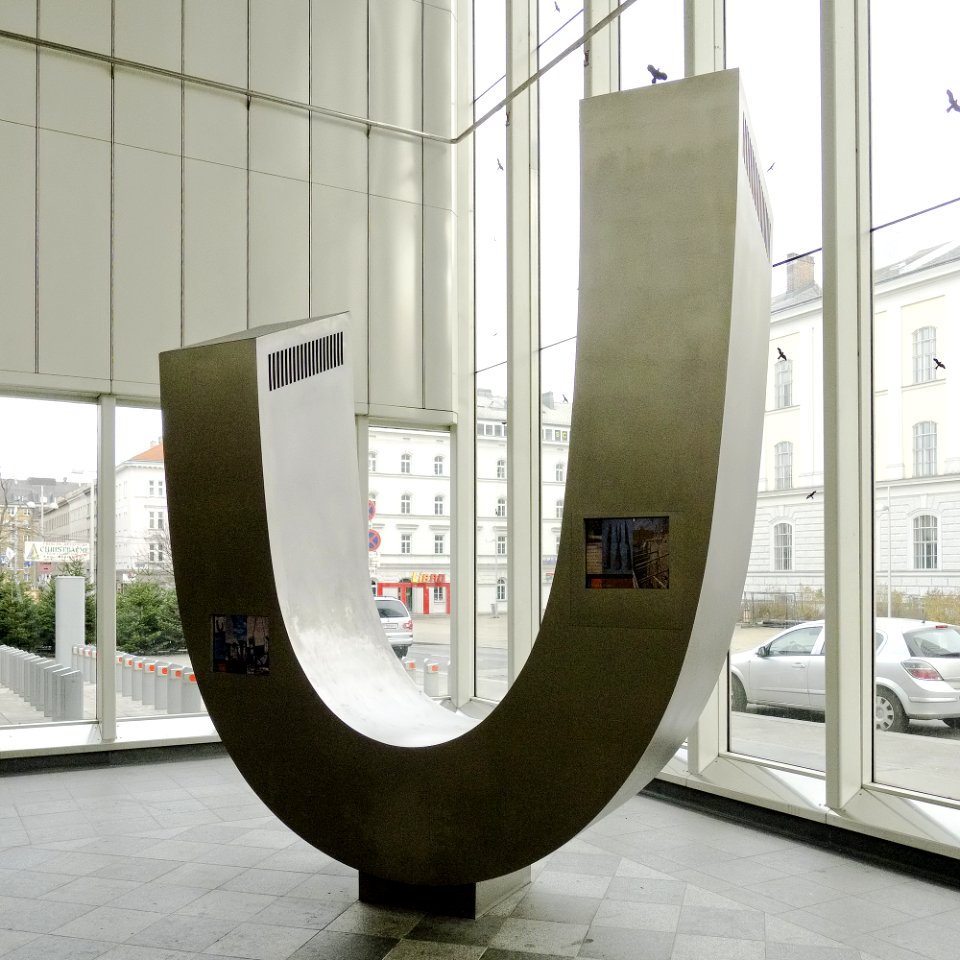 U3 Ottakring Kunst Skulptur b