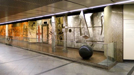 U3 Westbahnhof Kunst Installation g