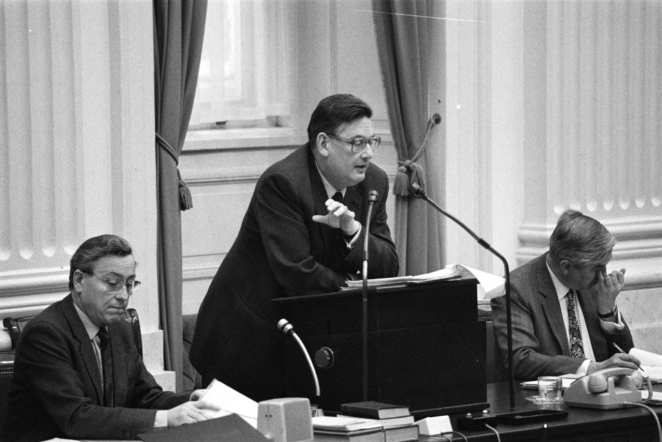 Tweede Kamer , begroting EZ v.l.n.r. staatssecretaris van Zeil , minister Van A, Bestanddeelnr 932-8722