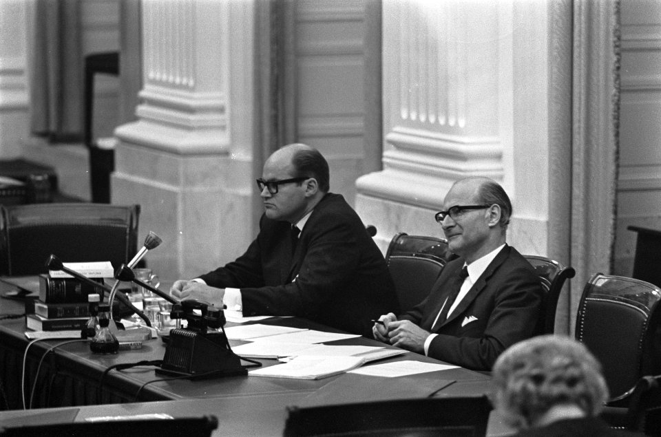 Tweede Kamer, huurbelasting nr. 34 , 35 Minister Schut staatssecretaris Grapper, Bestanddeelnr 921-7672