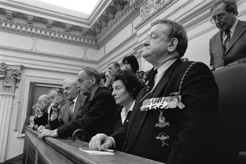 Tweede Kamer, hoorzitting i.v.m. pensioen de weduwe van Rost van Tonningen ex-v, Bestanddeelnr 933-8230