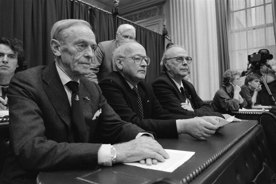 Tweede Kamer, hoorzitting i.v.m. pensioen weduwe Rost van Tonningen v.l.n.r. T, Bestanddeelnr 933-8231