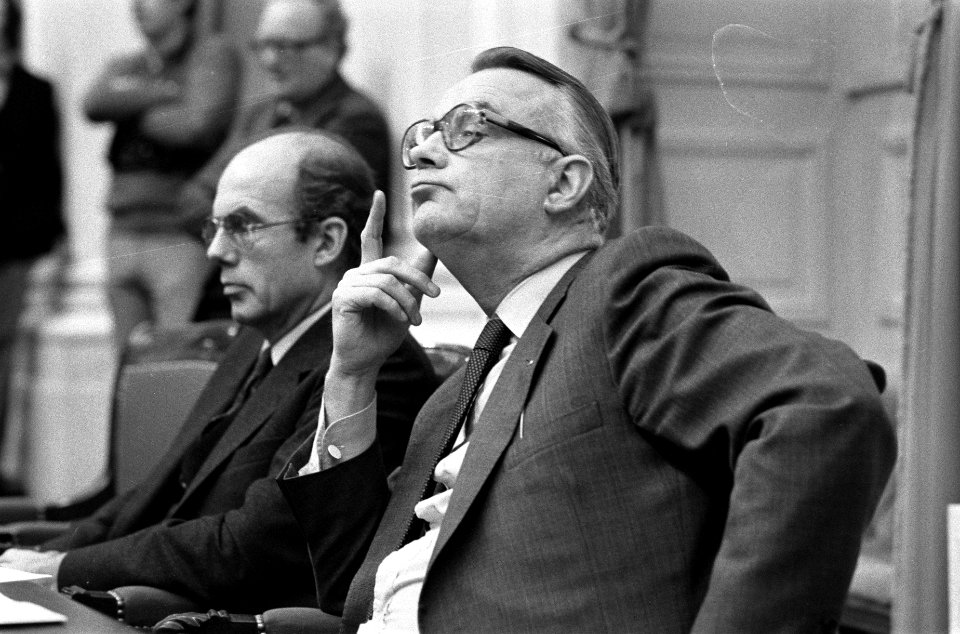 Tweede Kamer , abortus-debat uitgesteld, Minister Ginjaar en De Ruiter deelden d, Bestanddeelnr 931-1965