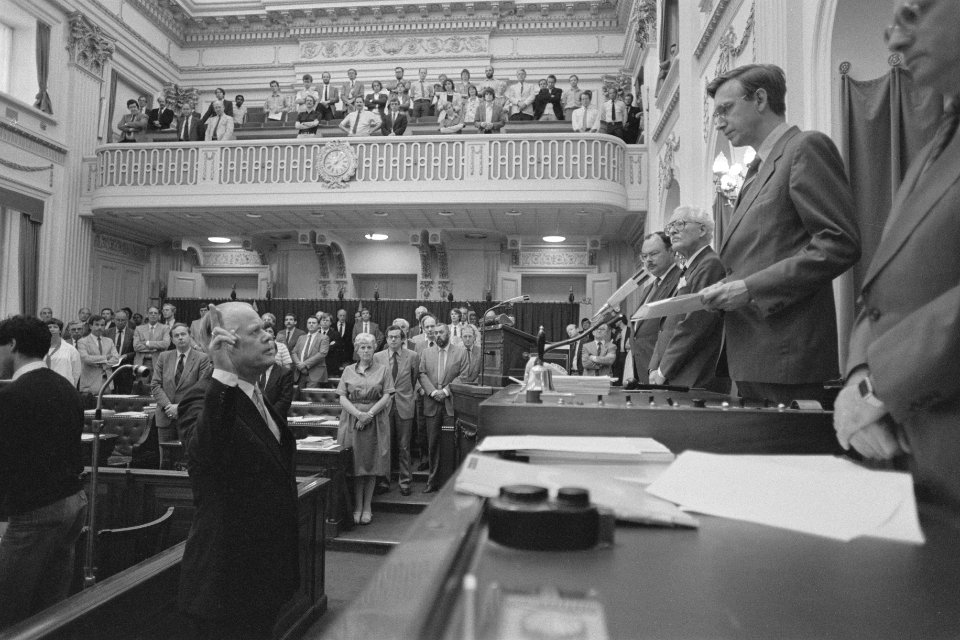 Tweede Kamer, beëdiging substituut-ombudsman mr. H.A. van Ee mr. Van Ee tijdens, Bestanddeelnr 933-0077