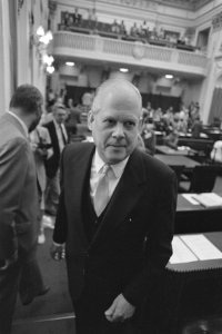 Tweede Kamer, beëdiging substituut-ombudsman mr. H.A. van Ee mr. Van Ee verlaat, Bestanddeelnr 933-0076