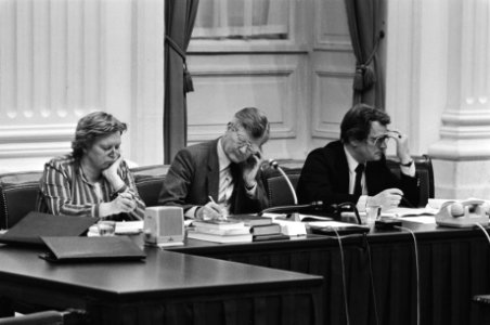 Tweede Kamer , begroting SoZa 85 v.l.n.r. staatssecr Kappeyne van de Coppello , , Bestanddeelnr 933-1637