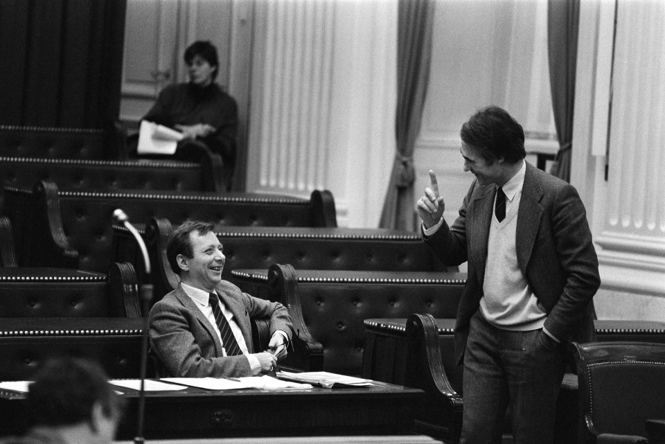 Tweede Kamer , behandeling begroting EZ nr. 13, 14 PvdA-woorderder Van de Hek m, Bestanddeelnr 932-8710