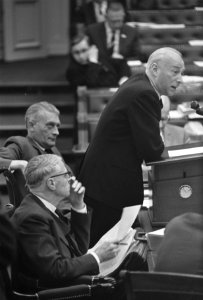 Tweede Kamer , behandeling nota Noorden des Lands. Minister de Block van Economi, Bestanddeelnr 921-4310