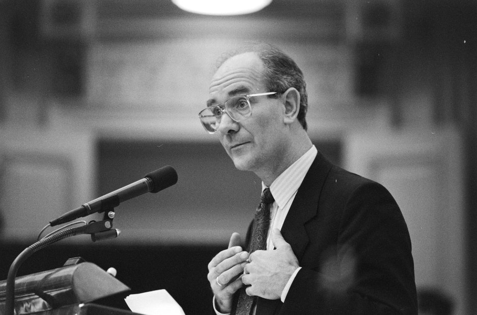 Tweede Kamer , algemene beschouwingen Bert de Vries spreekt, close, Bestanddeelnr 934-0977