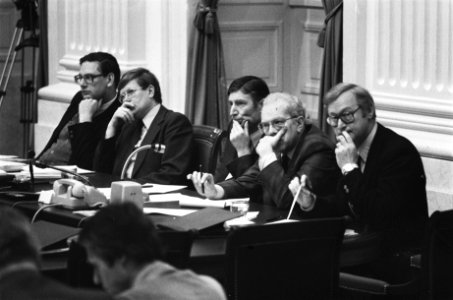 Tweede Kamer , arbeidsvoorwaardenbeleid, vlnr minister Van Aardenne , Wiegel, Bestanddeelnr 930-0320