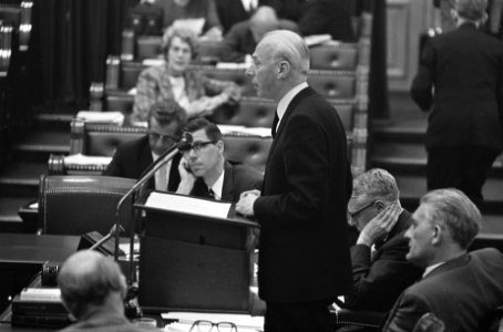 Tweede Kamer , behandeling nota Noorden des Lands. Minister de Block van Economi, Bestanddeelnr 921-4312