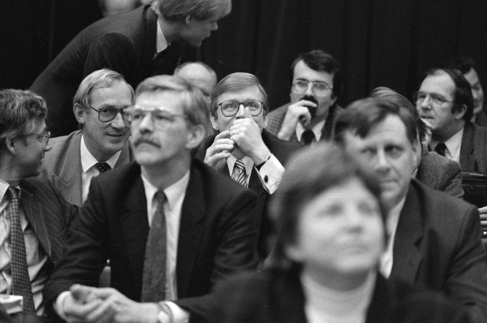 Tweede Kamer , beediginging staatssecretaris Rene van der Linden als Kamerlid V, Bestanddeelnr 934-3669