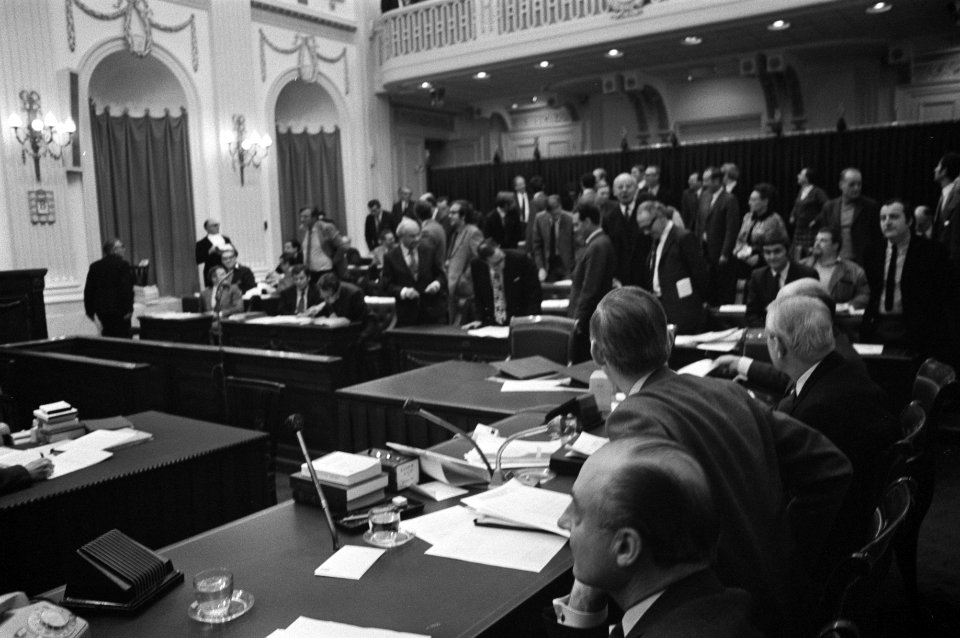 Tweede Kamer , begroting Buitenlandse Zaken en Defensie overzicht, Bestanddeelnr 925-1754