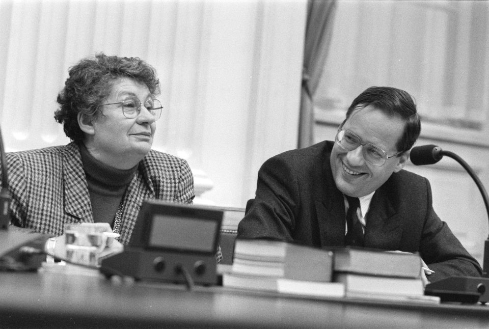 Tweede Kamer , begroting O&W minister Deetman (r) en staatssecretaris Ginjaar, Bestanddeelnr 934-1513