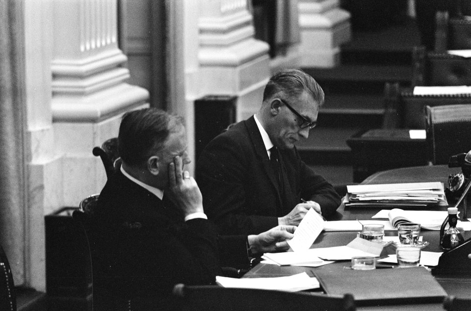 Tweede Kamer , begroting Sociale Zaken, Minister Roolvink (r) en Staatssecretari, Bestanddeelnr 920-9394