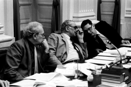 Tweede Kamer , behandeling bezuinigingspakket van de regering, v.l.n.r. ministers Albeda, Van der Stee en Van Aardenne, Bestanddeelnr 931-4243