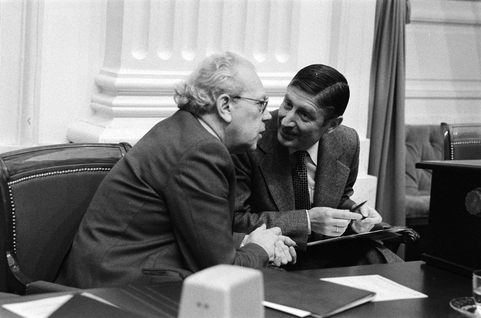 Tweede Kamer , begroting Sociale Zaken minister Albeda (l) en Van Agt, Bestanddeelnr 930-0080