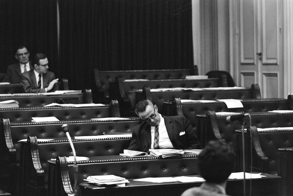 Tweede Kamer wetsontwerpwijziging inkomsten- en loonbelasting, Bestanddeelnr 924-0384