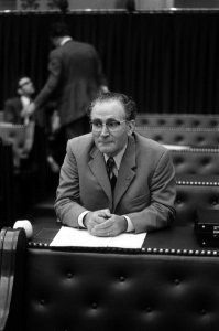 Tweede Kamerlid Joop van Elsen (KVP), Bestanddeelnr 925-6826