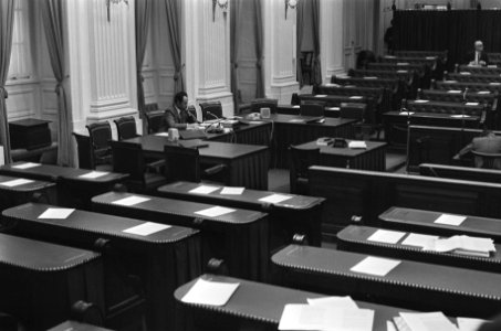 Tweede Kamer wetsontwerp ondernemingsraden minister Boersma in vrijwel lege Kam, Bestanddeelnr 928-4177