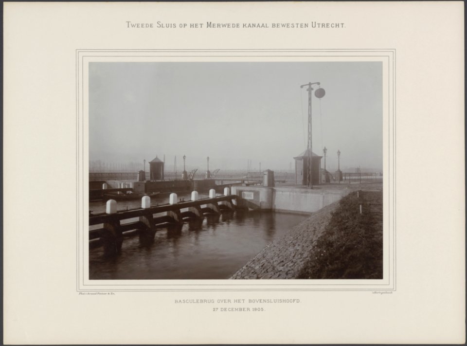 Tweede sluis op het Merwedekanaal bewesten Utrecht. Basculebrug over het bovensl, Bestanddeelnr 366