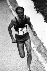 Tweede Rotterdam marathon winnaar Rodolfo Gomez (Mexico) in aktie, Bestanddeelnr 932-1752