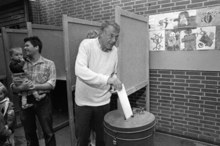 Tweede Kamerverkiezingen 1986 stemmen D66 lijsttrekker van Mierlo brengt in A, Bestanddeelnr 933-6601