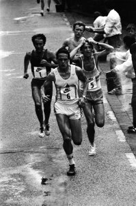 Tweede Rotterdam marathon v.l.n.r. Rodolfo Gomez (no. 1) Gerard Nijboer (no. 6), Bestanddeelnr 932-1750