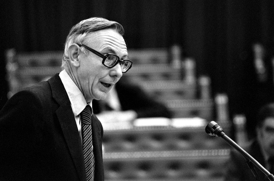 Tweede Kamer, wetsvoorstel Sanden-Andriessen, n. 9, 10, 12, v.d. Stoel (kop), Bestanddeelnr 928-8702