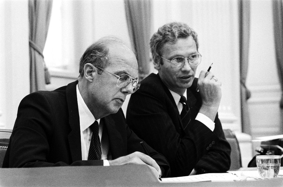 Tweede Kamerdebat over het instellen van een commissie die de rol van de Nederla, Bestanddeelnr 932-6822