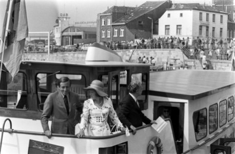 Tweede dag bezoek Beatrix en Claus aan Limburg bezoek aan Roermond, Bestanddeelnr 927-4024