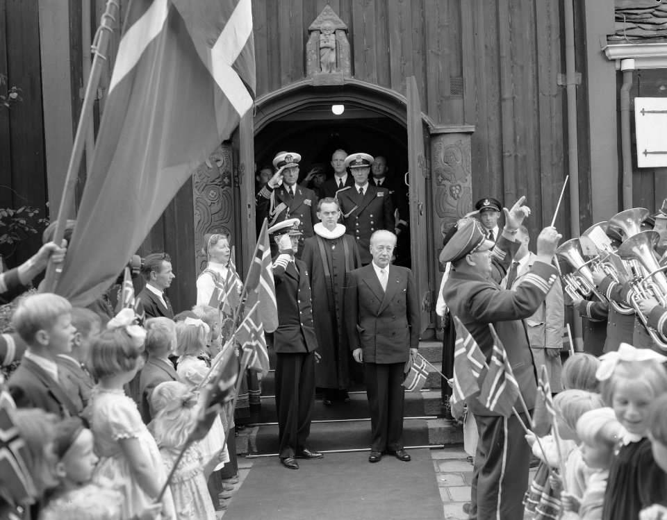 Tweede dag bezoek Koning Hakon aan Rotterdam, Noorse kerk, Bestanddeelnr 906-6618