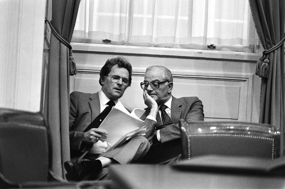 Tweede Kamer , Voorjaarsnota, antwoord regering minister De Graaf (l) en minist, Bestanddeelnr 932-2231