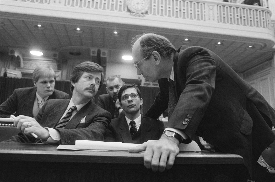 Tweede Kamer , voortzetting debat over hoofdlijnen van het sociaal-economisch be, Bestanddeelnr 933-9195