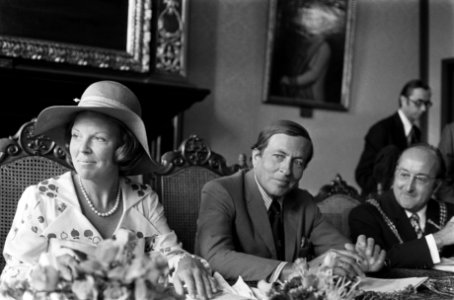 Tweede dag bezoek Beatrix en Claus aan Limburg bezoek aan Roermond, Bestanddeelnr 927-4023