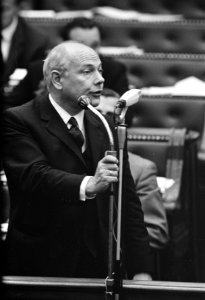 Tweede Kamer , regering antwoordt na de eerste ronde debatten van de partijen. N, Bestanddeelnr 922-8763