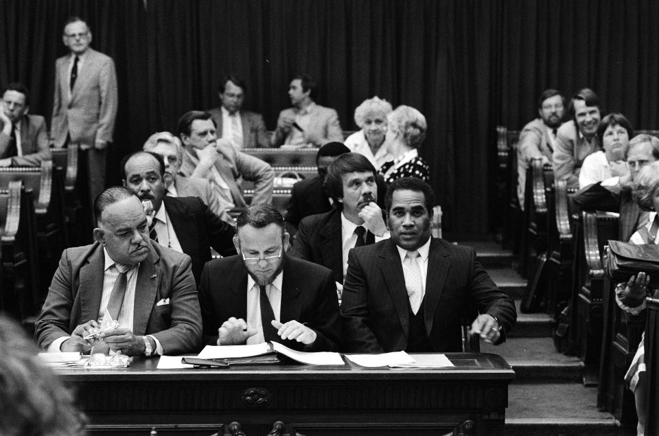 Tweede Kamer , wijziging Kon. Statuut ivm uittreding Aruba uit Nederlandse Antil, Bestanddeelnr 933-3434
