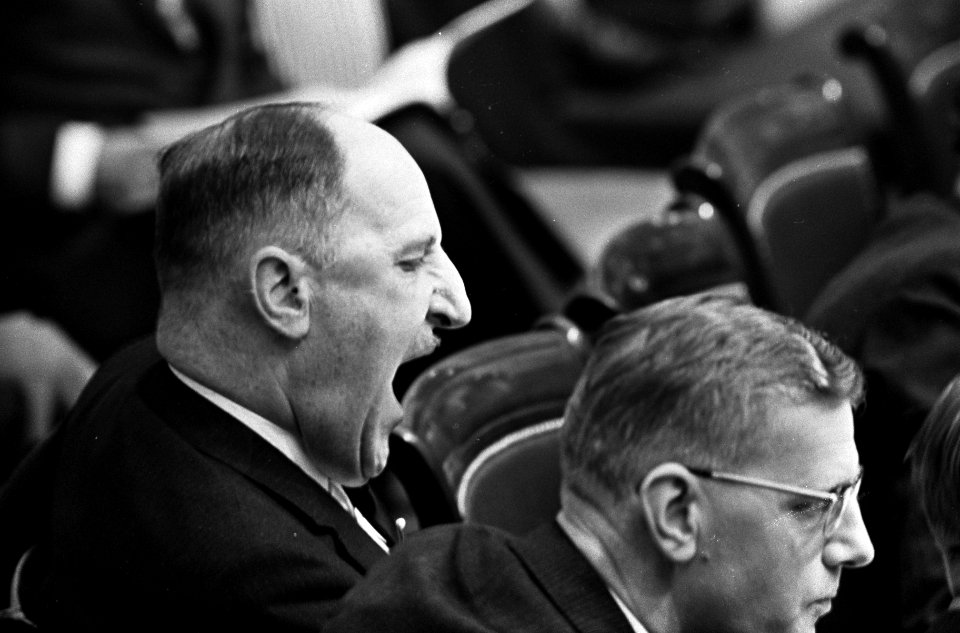Tweede Kamer . Algemene beschouwingen. Minister Luns (gapende), Bestanddeelnr 920-7704