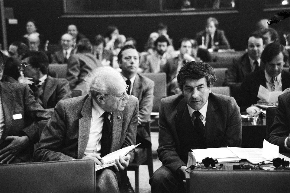Tweedaagse symposium in SER-gebouw t.g.v. 200-jarig besta handelsbetrekkingen tu, Bestanddeelnr 932-1471