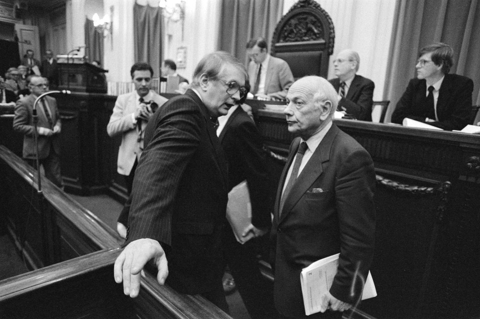 Tweede Kamer , RSV debat bij aanvang Kamerzitting Den Uyl (r) en Meyer van de P, Bestanddeelnr 933-2480